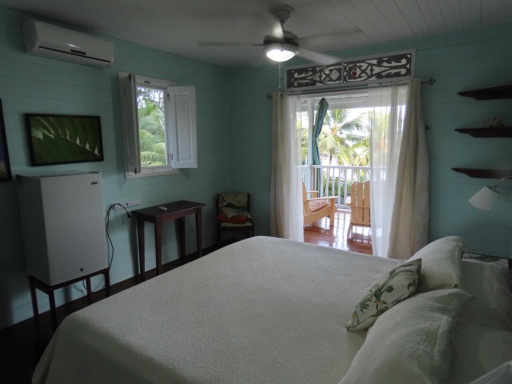 Sand Dollar Beach Bed & Breakfast Bocas del Toro Eksteriør bilde