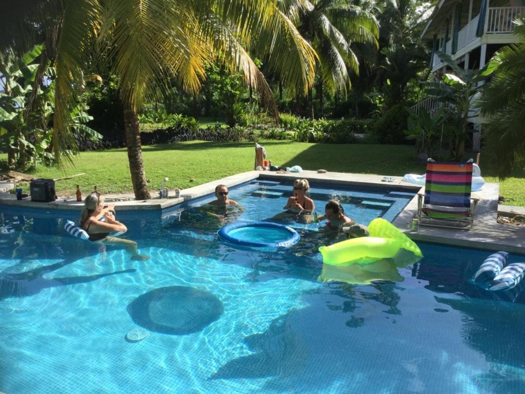 Sand Dollar Beach Bed & Breakfast Bocas del Toro Eksteriør bilde