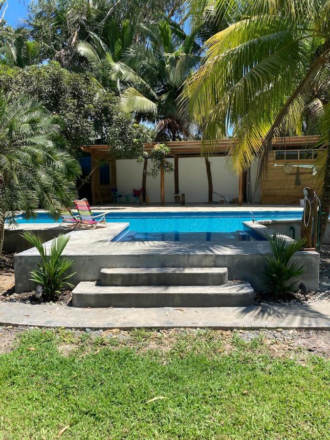 Sand Dollar Beach Bed & Breakfast Bocas del Toro Eksteriør bilde